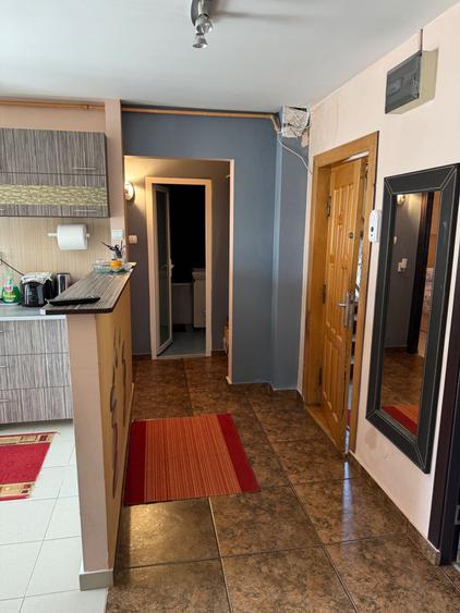 Apartament cu 3 camere decomandat în Exterior Vest