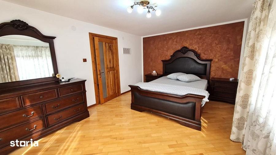 Casă cu Teren 2550 Mp în Central