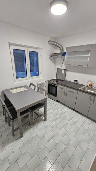 Apartament cu 3 camere decomandat, mobilat în Aviației