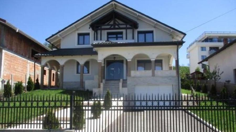 Casă individuală cu 4 camere cu Teren 580 Mp în Hudum