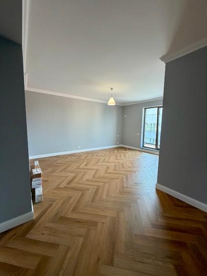 Apartament cu 3 camere decomandat în Aviației