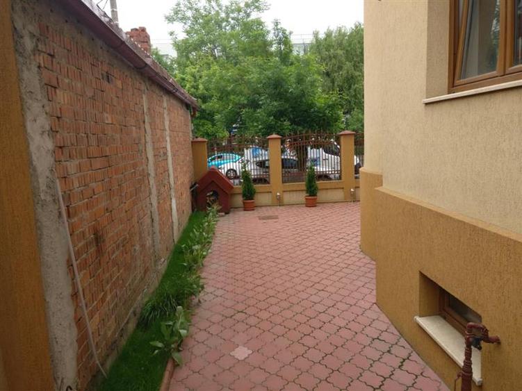 Birou, de 489 mp, în Aviației
