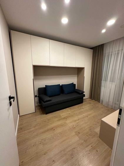 Apartament cu 3 camere decomandat în Florești