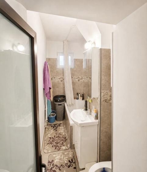 Apartament 2 camere Etaj 2 din 4 Centrala proprie O7 6O.524 134 - 2