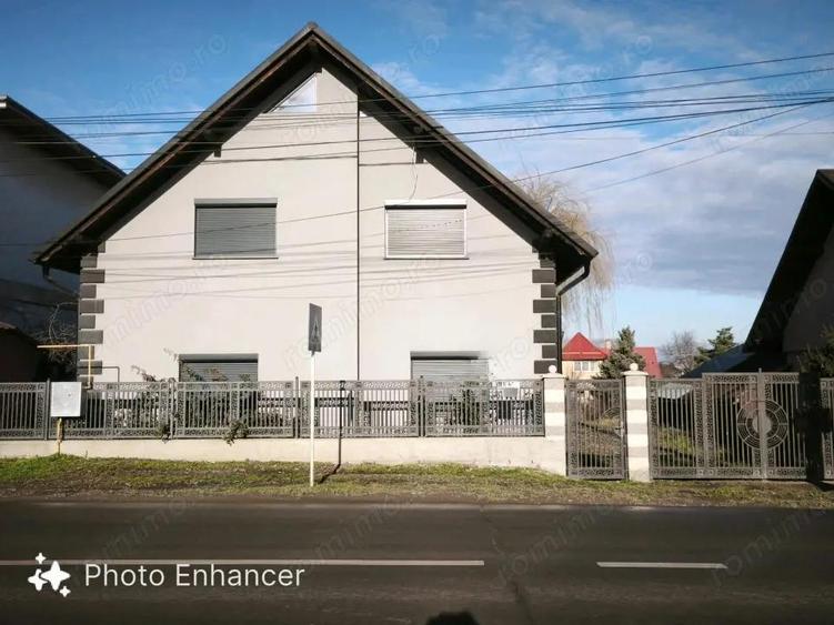 Casă cu 8 camere cu Teren 750 Mp în Central