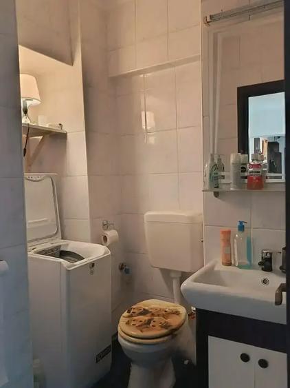 Apartament cu 3 camere decomandat, mobilat în Victoriei