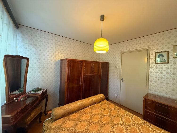 Apartament cu 3 camere semidecomandat, mobilat în Iancului