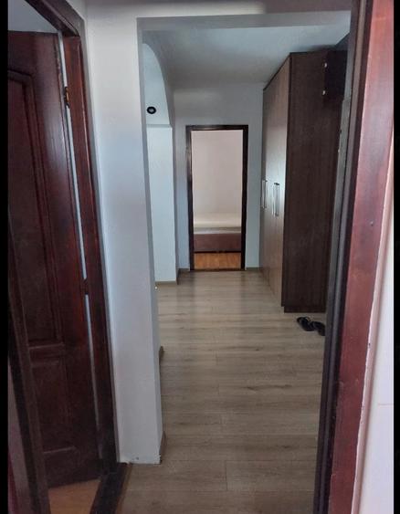 Apartament cu 3 camere decomandat în Nufărul