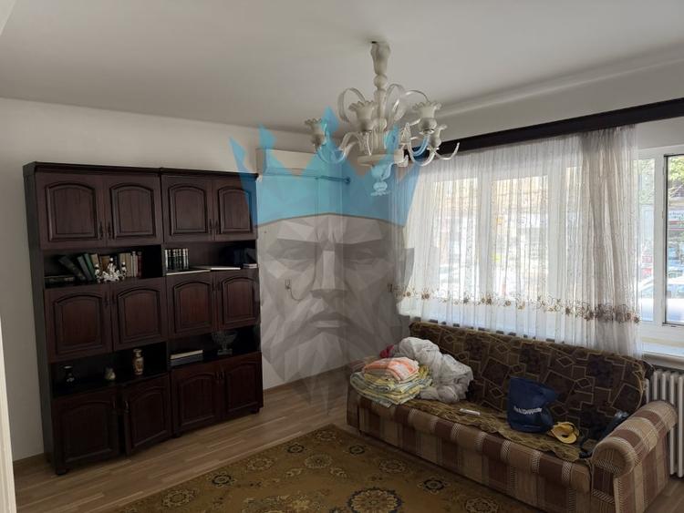 Apartament cu 3 camere semidecomandat, mobilat în P-ța Rosetti