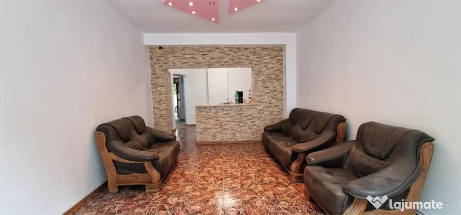 Casă cu 5 camere cu Teren 155 Mp în Muncitoresc