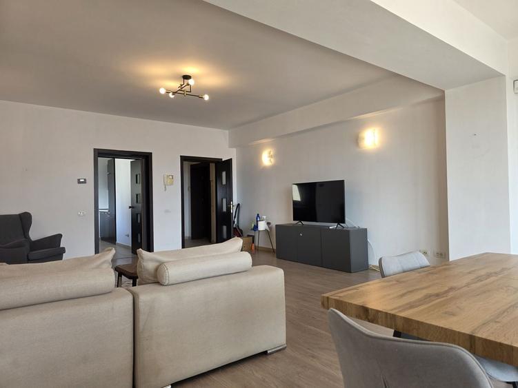 Apartament cu 3 camere decomandat, mobilat în Nord