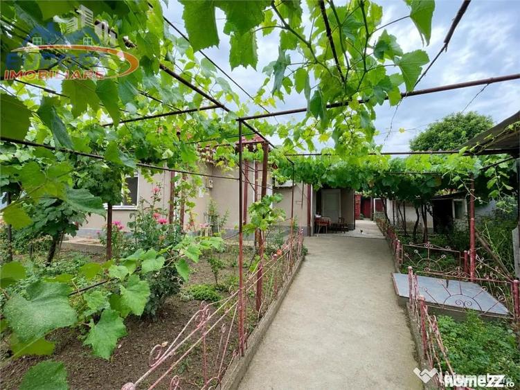 Casă cu 4 camere cu Teren 478 Mp în Babadag