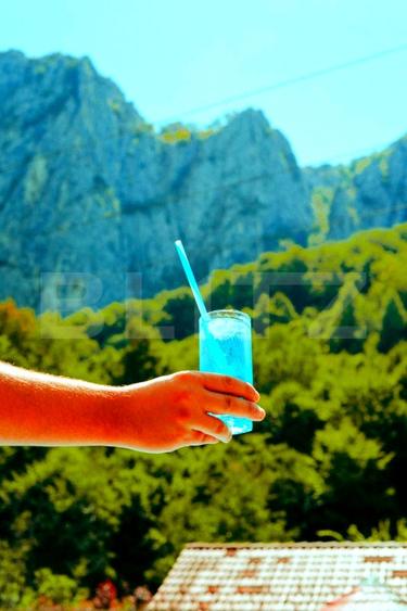 Casă individuală cu 6 camere cu Piscina în Valea Mănăstirii