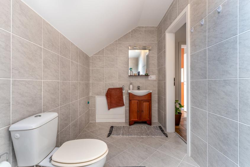 Duplex cu 5 camere cu Canalizare în Florești