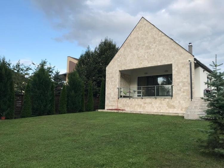 Casă individuală cu 5 camere cu Canalizare în Făget