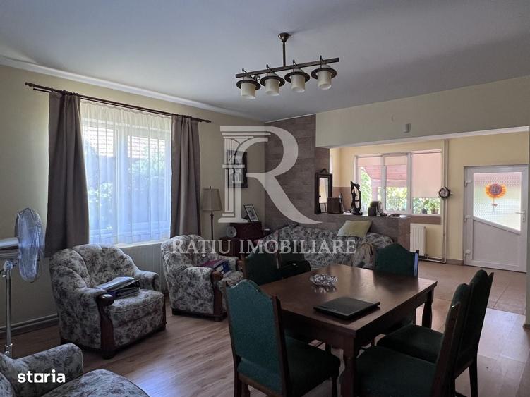 Casă cu 4 camere în Sântandrei