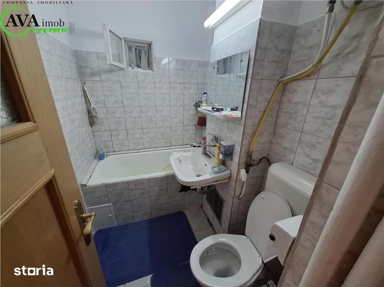 Apartament cu 3 camere semidecomandat în Republicii