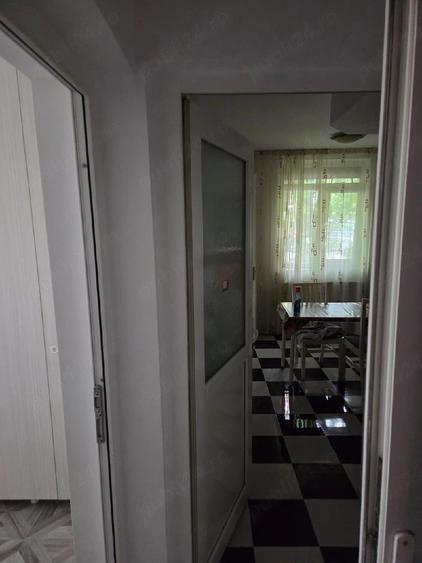 Apartament cu 2 camere decomandat în Teiul Doamnei