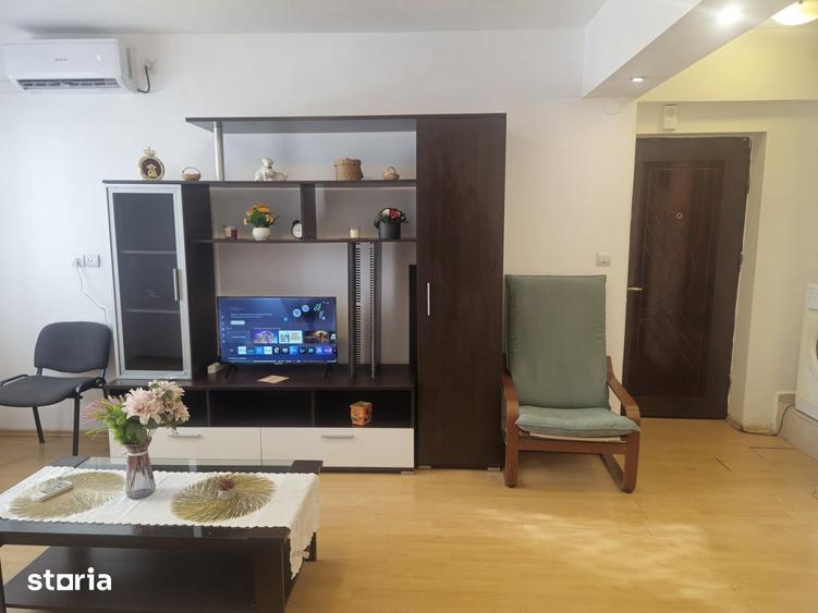 Apartament cu 2 camere semidecomandat în Centrul Civic