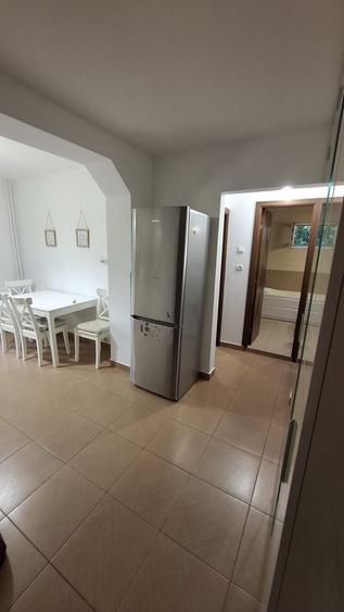 Apartament cu 2 camere decomandat, mobilat în Apărătorii Patriei