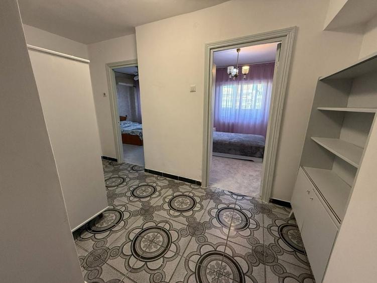Apartament cu 3 camere decomandat în Obor