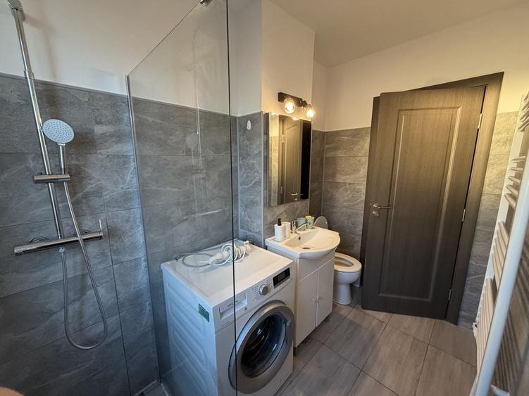 Apartament cu 2 camere decomandat în Cornișa