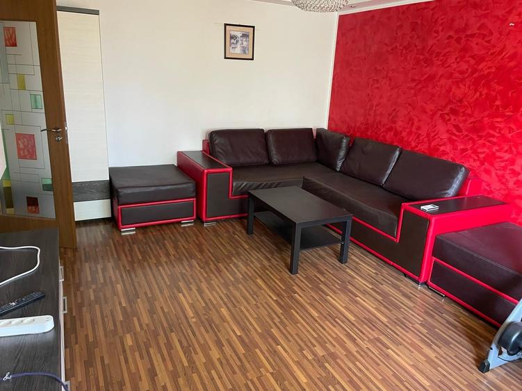 Apartament cu 2 camere decomandat, mobilat în Vitan Mall