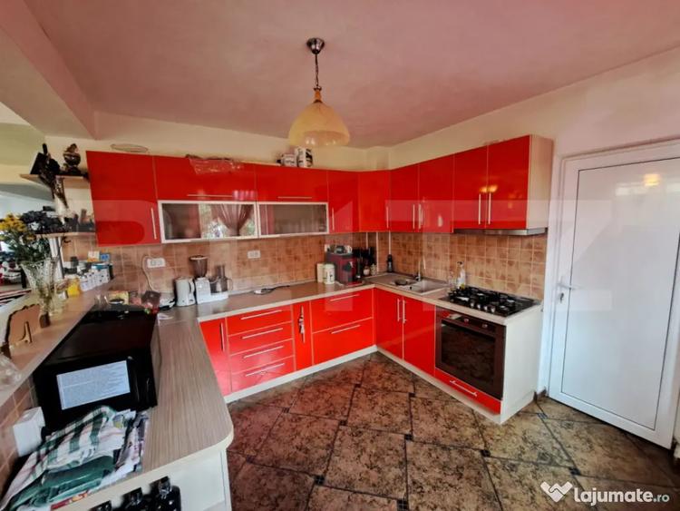 Casa 330 m2 teren 1210 m2 ideala pentru locuin? - 2