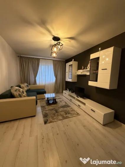 Apartament cu 3 camere decomandat în Lăpuș