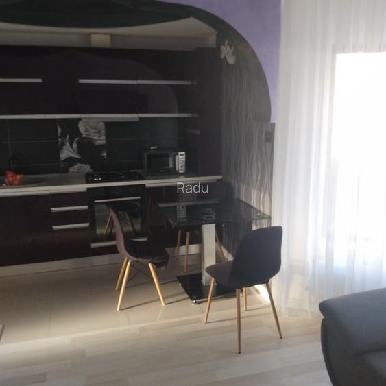 Inchiriez apartament 3 camere