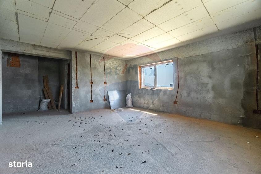 Spațiu comercial, de 1,340 mp, în Central