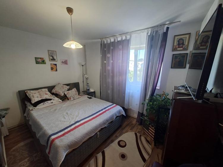 Apartament cu 2 camere decomandat în Baza 3