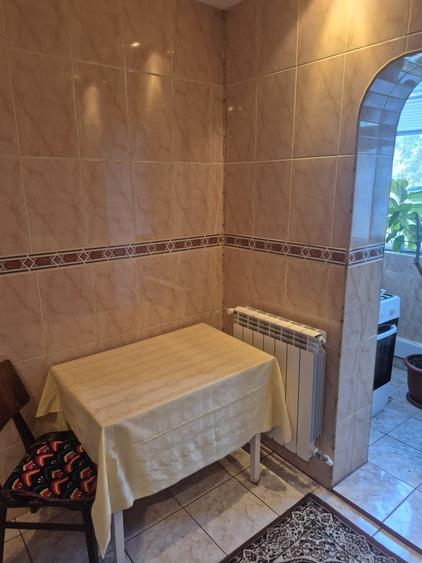 Apartament cu 3 camere decomandat în Exterior Vest