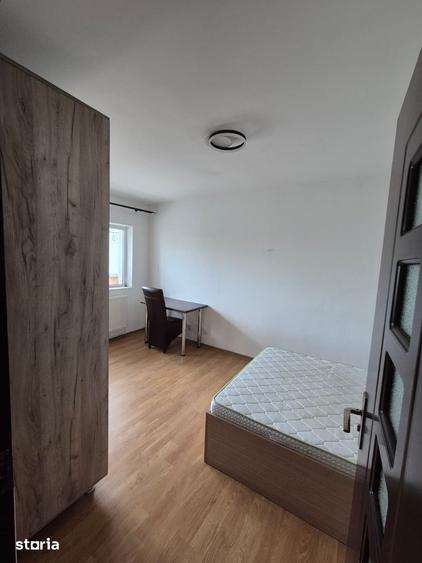 Apartament cu 3 camere semidecomandat în Nicolina