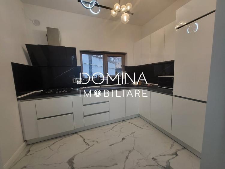 Casă individuală cu 8 camere cu Teren 900 Mp în Nord-Est