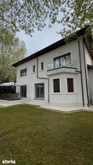 Casă cu 7 camere cu Canalizare în Cișmigiu