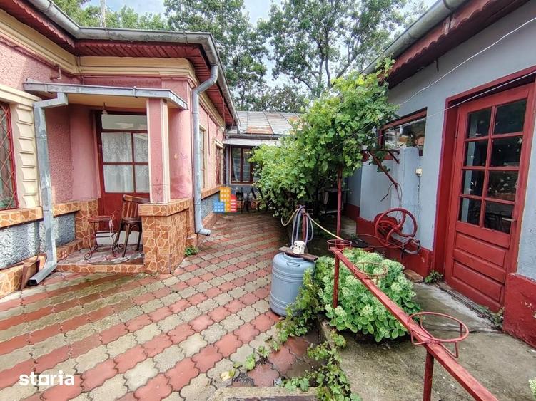 Casă cu 1 camere semidecomandat cu Teren 182 Mp în Rahova