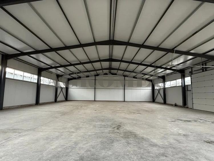 Spațiu industrial, de 598 mp, în Central
