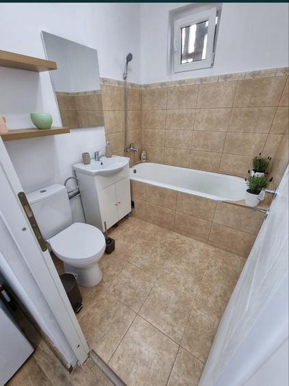 Apartament cu 2 camere decomandat în Tipografilor