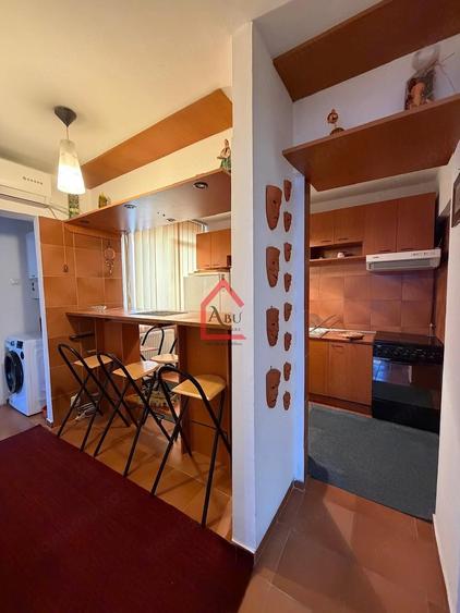 Apartament cu 3 camere decomandat în Filiași