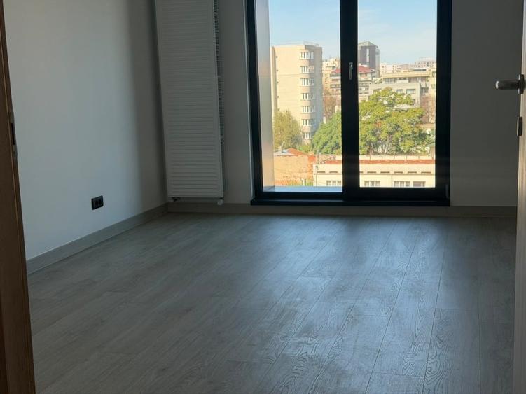 Apartament cu 3 camere decomandat în Vitan Mall