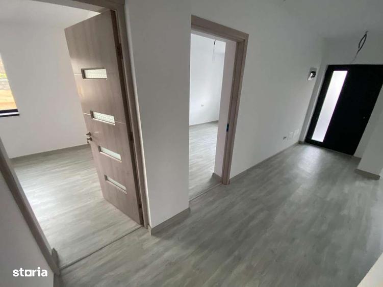 Casă cu 3 camere în Tomești