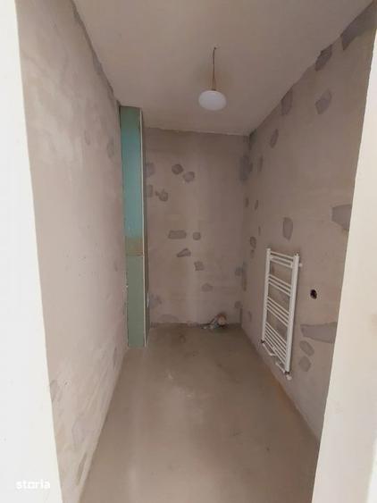 Casă cu 4 camere în Luna