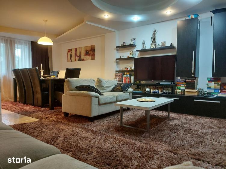 Apartament cu 4 camere decomandat în Ultracentral
