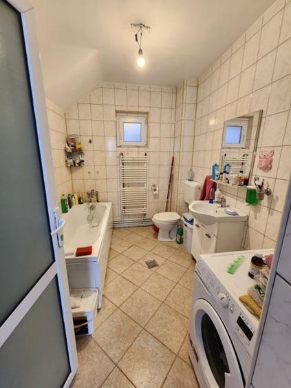 Casă individuală cu 7 camere cu Garaj în Biled