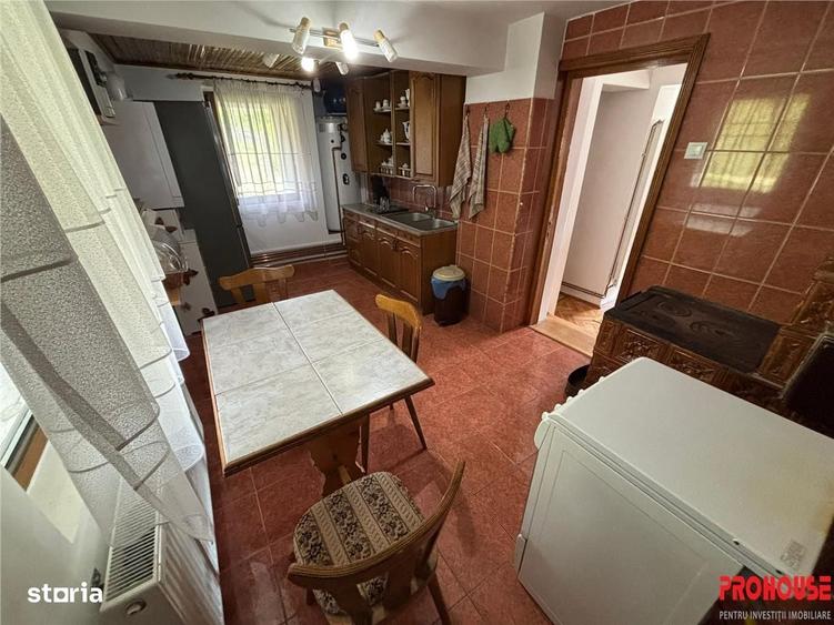 Casă cu 4 camere în Luncani