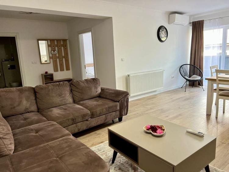 Apartament cu 2 camere semidecomandat, mobilat în Dâmbul Rotund