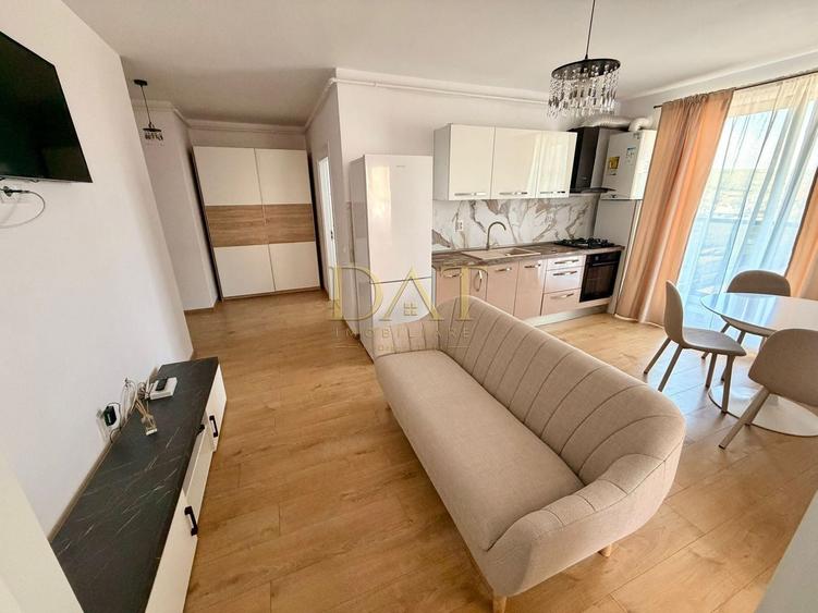 Apartament cu 3 camere semidecomandat, mobilat în Chinteni