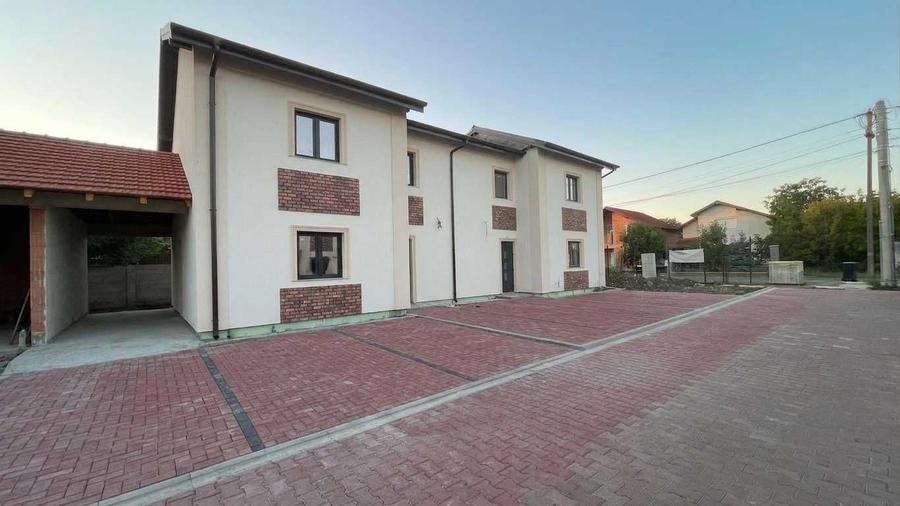 Casă cu 3 camere în Giarmata