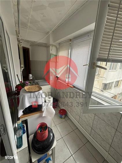 Apartament cu 2 camere decomandat în E3